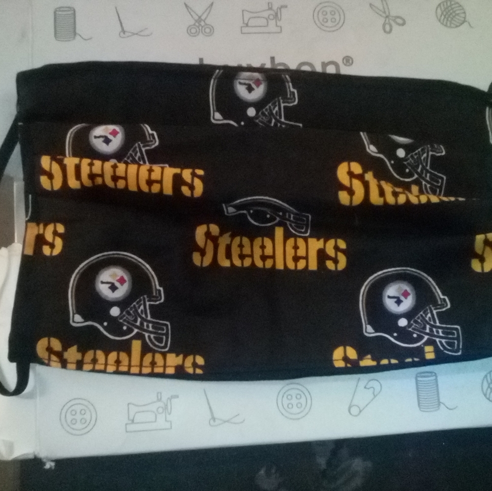 Set of 3 NFL face masks - Picture 2 of 2